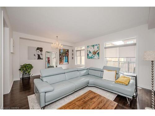 3300 Erasmum Street, Oakville, ON - Indoor Photo Showing Living Room