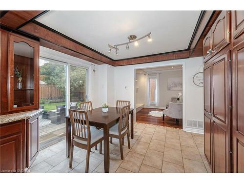 2128 Wincanton Crescent, Mississauga, ON - Indoor Photo Showing Dining Room