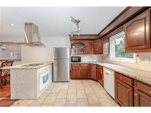 2128 Wincanton Crescent, Mississauga, ON - Indoor Photo Showing Kitchen