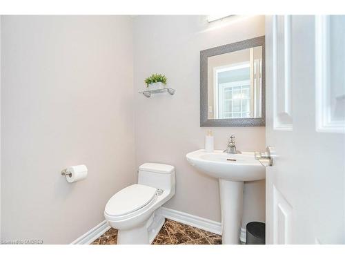 2128 Wincanton Crescent, Mississauga, ON - Indoor Photo Showing Bathroom