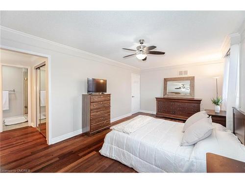 2128 Wincanton Crescent, Mississauga, ON - Indoor Photo Showing Bedroom