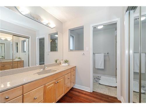 2128 Wincanton Crescent, Mississauga, ON - Indoor Photo Showing Bathroom