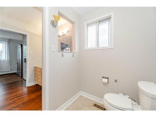 2128 Wincanton Crescent, Mississauga, ON - Indoor Photo Showing Bathroom