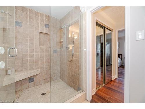 2128 Wincanton Crescent, Mississauga, ON - Indoor Photo Showing Bathroom