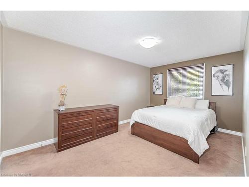 2128 Wincanton Crescent, Mississauga, ON - Indoor Photo Showing Bedroom