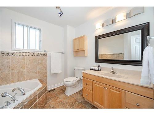 2128 Wincanton Crescent, Mississauga, ON - Indoor Photo Showing Bathroom