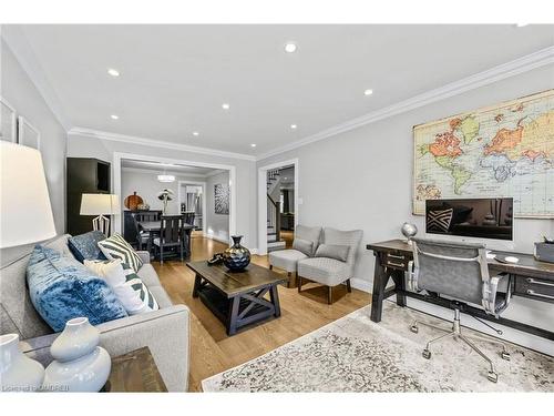 4364 Palisades Lane, Mississauga, ON - Indoor Photo Showing Living Room