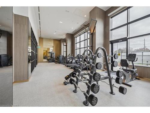 529-395 Dundas Street W, Oakville, ON - Indoor Photo Showing Gym Room