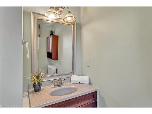 9 Hughes Court, Kawartha Lakes, ON - Indoor Photo Showing Bathroom