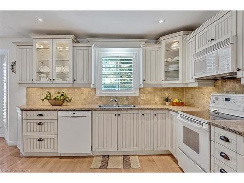 9 Hughes Court, Kawartha Lakes, ON - Indoor Photo Showing Kitchen With Double Sink