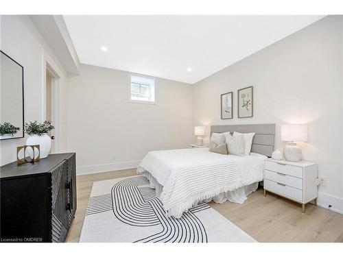 348 Kingsleigh Court, Milton, ON - Indoor Photo Showing Bedroom