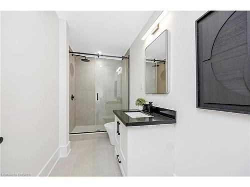 348 Kingsleigh Court, Milton, ON - Indoor Photo Showing Bathroom