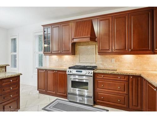 2379 Rock Point Drive, Oakville, ON - Indoor Photo Showing Kitchen