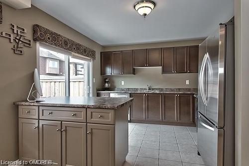 4799 Thomas Alton Boulevard, Burlington, ON - Indoor Photo Showing Kitchen With Double Sink