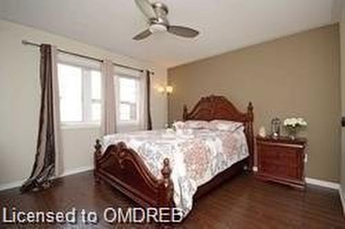 4799 Thomas Alton Boulevard, Burlington, ON - Indoor Photo Showing Bedroom