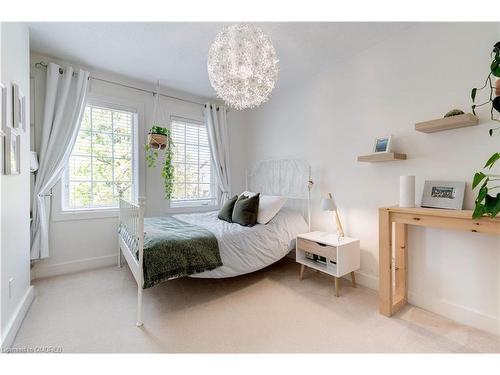 134 Westchester Road, Oakville, ON - Indoor Photo Showing Bedroom