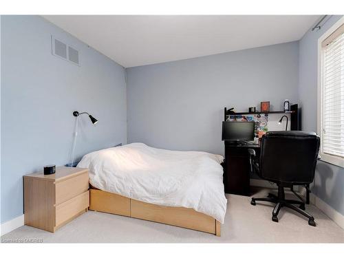 134 Westchester Road, Oakville, ON - Indoor Photo Showing Bedroom