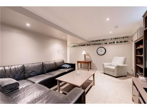 134 Westchester Road, Oakville, ON - Indoor Photo Showing Living Room