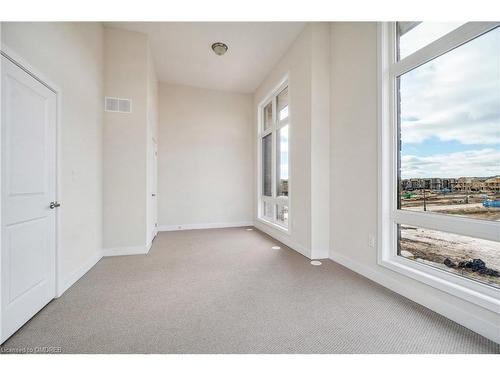 1322 Hydrangea Gardens, Oakville, ON - Indoor Photo Showing Other Room