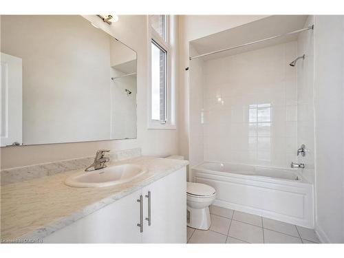 1322 Hydrangea Gardens, Oakville, ON - Indoor Photo Showing Bathroom