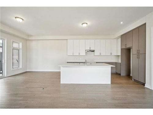 1322 Hydrangea Gardens, Oakville, ON - Indoor Photo Showing Kitchen