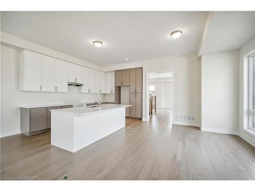 1322 Hydrangea Gardens, Oakville, ON - Indoor Photo Showing Kitchen With Double Sink