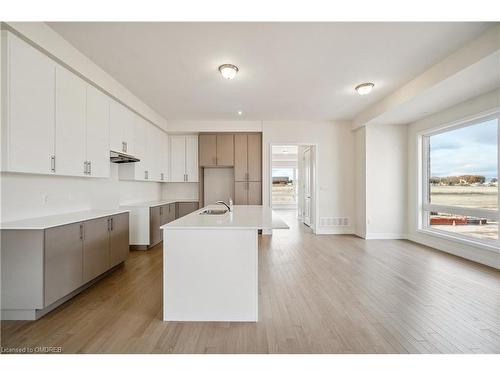 1322 Hydrangea Gardens, Oakville, ON - Indoor Photo Showing Kitchen