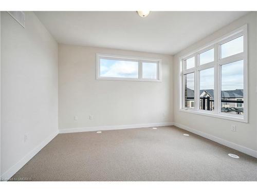 1322 Hydrangea Gardens, Oakville, ON - Indoor Photo Showing Other Room