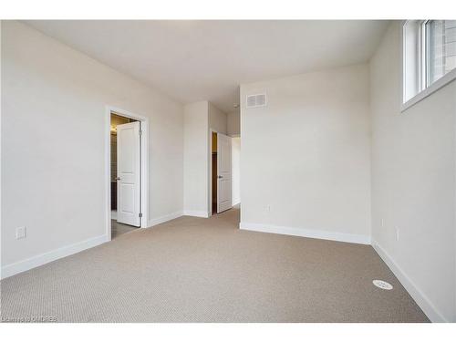 1322 Hydrangea Gardens, Oakville, ON - Indoor Photo Showing Other Room