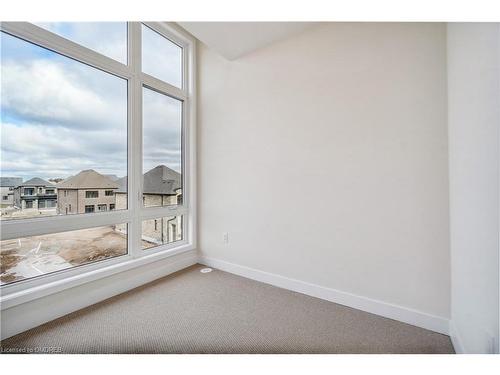 1322 Hydrangea Gardens, Oakville, ON - Indoor Photo Showing Other Room