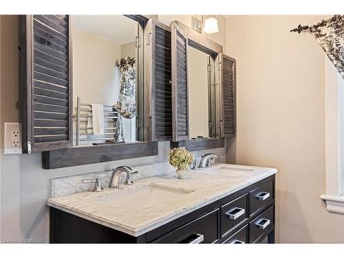 40 Birch Hill Lane, Oakville, ON - Indoor Photo Showing Bathroom