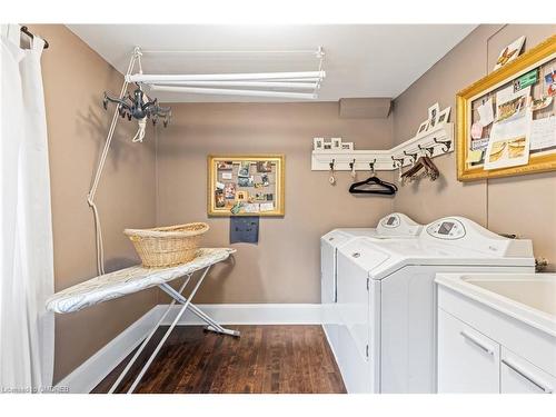 40 Birch Hill Lane, Oakville, ON - Indoor Photo Showing Laundry Room