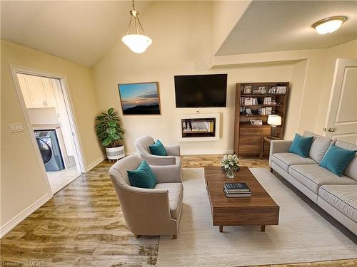 814 Broadway Boulevard, Peterborough, ON - Indoor Photo Showing Living Room With Fireplace