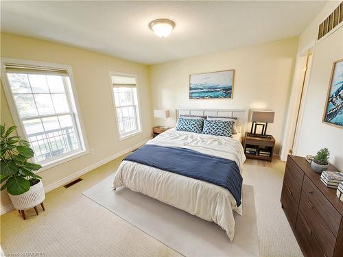 814 Broadway Boulevard, Peterborough, ON - Indoor Photo Showing Bedroom