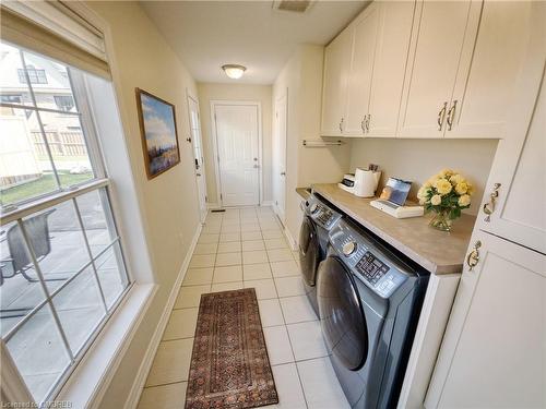 814 Broadway Boulevard, Peterborough, ON - Indoor Photo Showing Laundry Room