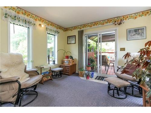 225 39Th Street S, Wasaga Beach, ON - Indoor Photo Showing Living Room