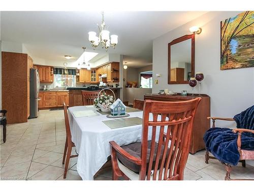 225 39Th Street S, Wasaga Beach, ON - Indoor Photo Showing Dining Room