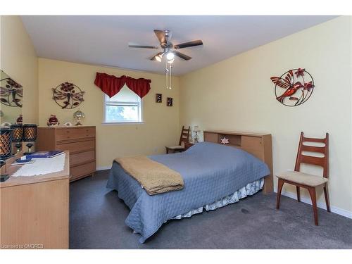 225 39Th Street S, Wasaga Beach, ON - Indoor Photo Showing Bedroom