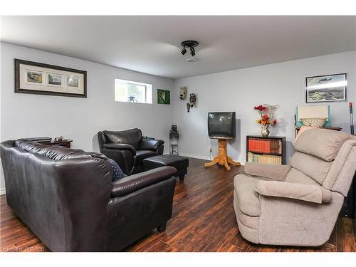 225 39Th Street S, Wasaga Beach, ON - Indoor Photo Showing Living Room