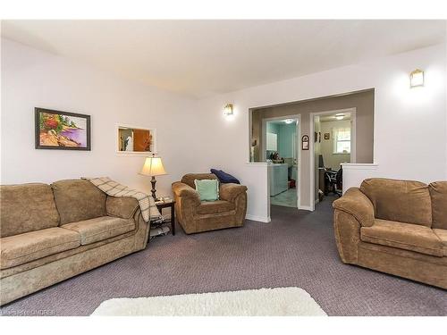 225 39Th Street S, Wasaga Beach, ON - Indoor Photo Showing Living Room