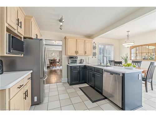 23 Hayleyvale Road, Caledon, ON - Indoor Photo Showing Kitchen