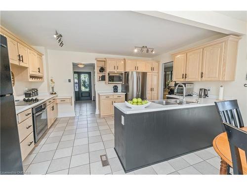 23 Hayleyvale Road, Caledon, ON - Indoor Photo Showing Kitchen With Double Sink