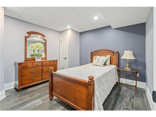 23 Hayleyvale Road, Caledon, ON - Indoor Photo Showing Bedroom