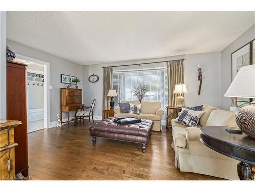 23 Hayleyvale Road, Caledon, ON - Indoor Photo Showing Living Room