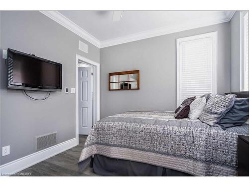 27 Waterview Road, Wasaga Beach, ON - Indoor Photo Showing Bedroom