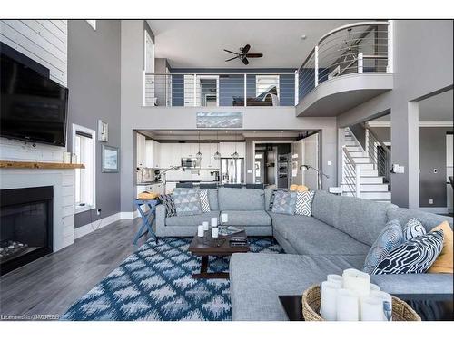 27 Waterview Road, Wasaga Beach, ON - Indoor Photo Showing Living Room With Fireplace