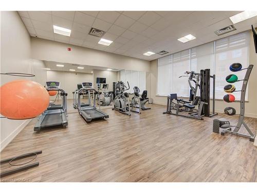 226-216 Oak Park Boulevard, Oakville, ON - Indoor Photo Showing Gym Room