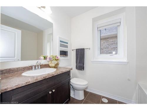 413 Switchgrass Street, Oakville, ON - Indoor Photo Showing Bathroom