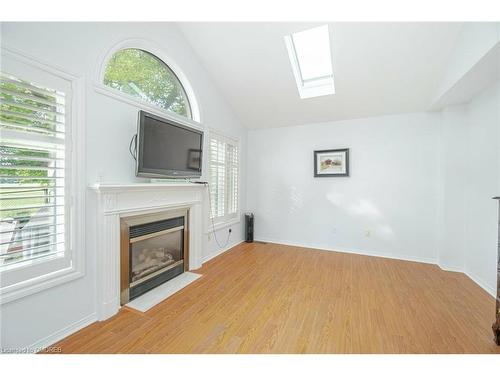 2873 Cartwright Crescent, Mississauga, ON - Indoor Photo Showing Living Room With Fireplace