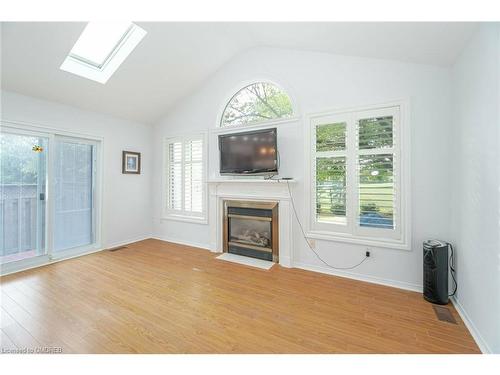 2873 Cartwright Crescent, Mississauga, ON - Indoor Photo Showing Living Room With Fireplace